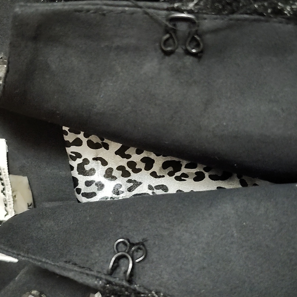 Peter Nygård XL Faux Fur Vest  Embellished Collar, Hook Closure, Leopard Lining - Picture 7 of 10